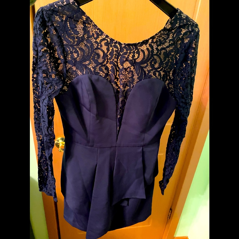 New BCBGMAXAZRIA lace dress
